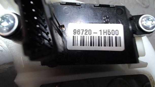 Foto: LENKRADABDECKUNG/ SCHALTER TELEFON eines Kia Ceed 1.4 CVVT SW ISG