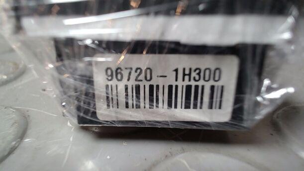 Foto: MUTIFUNKTIONSTASTEN/ LENKRADTASTEN eines Kia Ceed 1.4 CVVT SW ISG