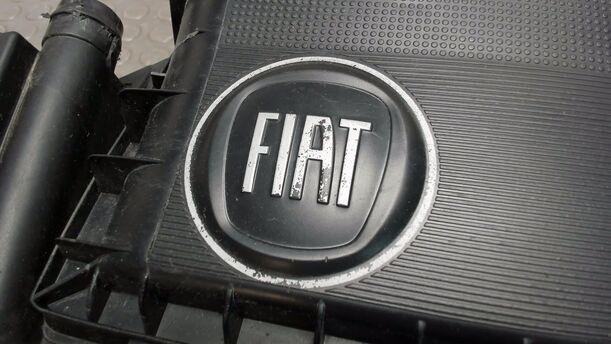 Foto: LUFTFILTERKASTEN eines Fiat Doblo Cargo DPF