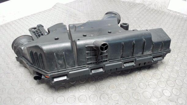 Foto: LUFTFILTERKASTEN eines Fiat Doblo Cargo DPF