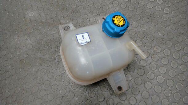 Foto: AUSGLEICHSBEHÄLTER eines Fiat Doblo Cargo DPF