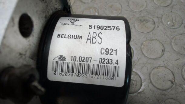 Foto: HAUPTBREMSAGGREGAT ABS eines Fiat Doblo Cargo DPF