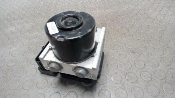 Foto: HAUPTBREMSAGGREGAT ABS eines Fiat Doblo Cargo DPF