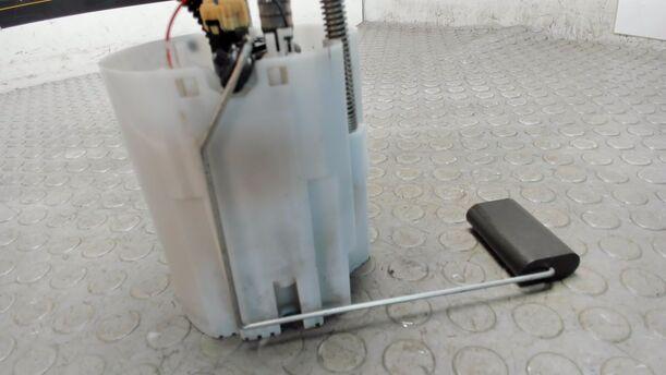 Foto: KRAFTSTOFFPUMPE eines Fiat Doblo Cargo DPF