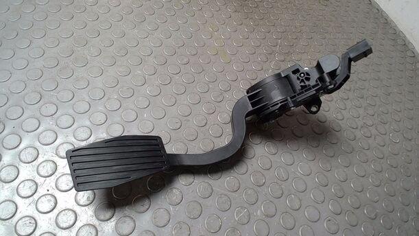 Foto: GASPEDAL eines Fiat Doblo Cargo DPF