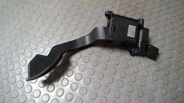 Foto: GASPEDAL eines Fiat Doblo Cargo DPF