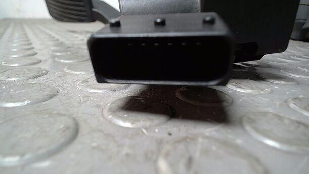 Foto: GASPEDAL eines Fiat Doblo Cargo DPF