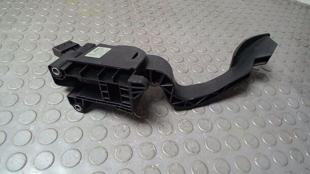 Foto: GASPEDAL eines Fiat Doblo Cargo DPF