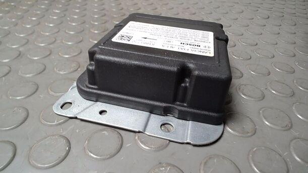 Foto: STEUERGERÄT AIRBAG/ AIRBAGSTEUERGERÄT eines Fiat Doblo Cargo DPF