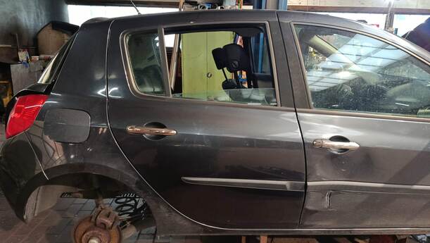 Foto: TÜR HINTEN RECHTS eines Renault Clio 1.6 16V
