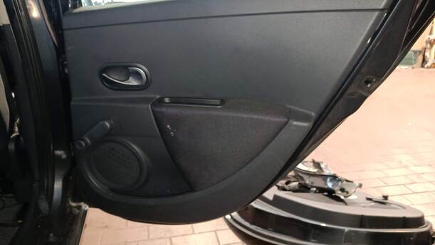 Foto: TÜR HINTEN RECHTS eines Renault Clio 1.6 16V