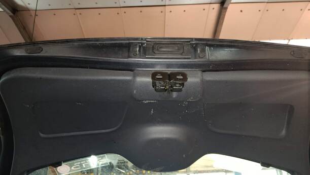 Foto: HECKKLAPPE / HECKDECKEL eines Renault Clio 1.6 16V