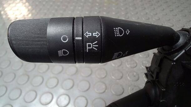 Foto: LENKSTOCKSCHALTER/ KOMBISCHALTER eines Fiat Doblo Cargo DPF