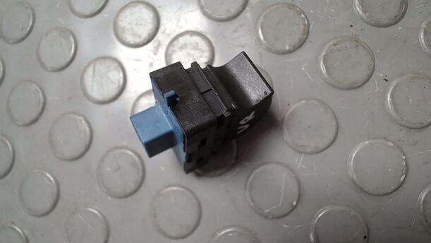 Foto: FENSTERHEBERSCHALTER eines Fiat Doblo Cargo DPF