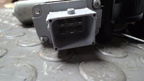 Foto: FENSTERHEBER ELEKTRISCH VORN RECHTS eines Fiat Doblo Cargo DPF