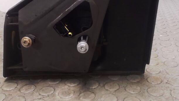Foto: AUSSENSPIEGEL ELEKTR. VERSTELLBAR RECHTS eines Renault Clio 1.6 16V