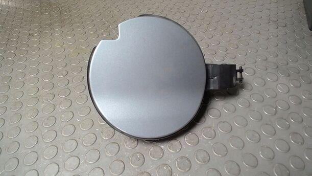 Foto: TANKKLAPPE/ TANKDECKEL eines Fiat Doblo Cargo DPF