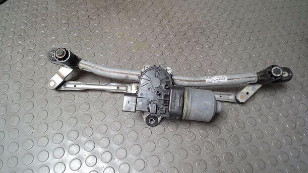 Foto: SCHEIBENWISCHERMOTOR VORN  (BOSCH) eines Fiat Doblo Cargo DPF