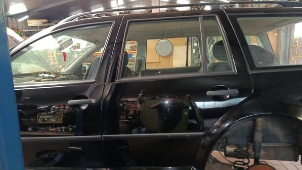 Foto: TÜR HINTEN LINKS eines VW Golf Variant 1.6
