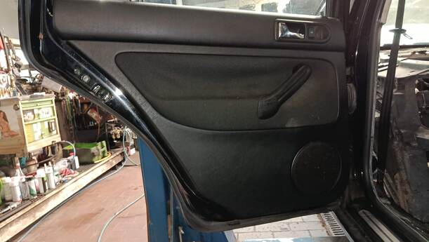 Foto: TÜR HINTEN LINKS eines VW Golf Variant 1.6
