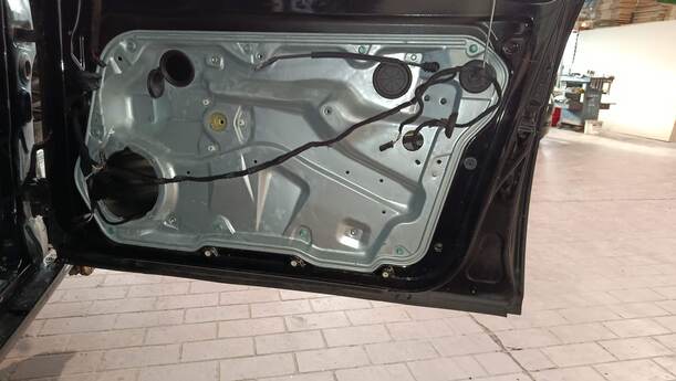 Foto: TÜR VORN RECHTS eines VW Golf Variant 1.6