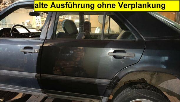 Foto: TÜR HINTEN LINKS eines Mercedes-Benz 230 E