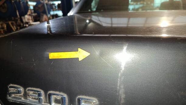 Foto: HECKDECKEL / HECKKLAPPE eines Mercedes-Benz 230 E