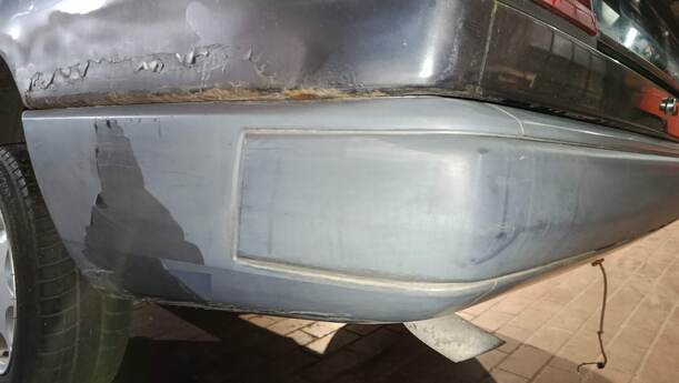 Foto: STOSSFÄNGER / STOSSSTANGE HINTEN eines Mercedes-Benz 230 E
