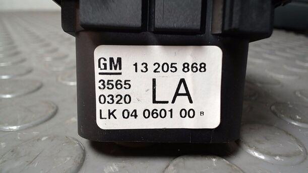 Foto: LICHTSCHALTER ( FÜR NEBELSCHEINWERFER ) eines Opel Zafira 1.8