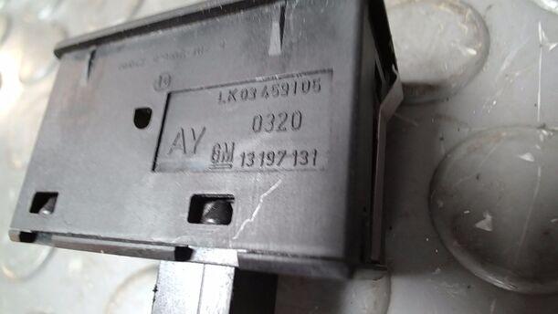 Foto: FENSTERHEBERSCHALTER eines Opel Zafira 1.8