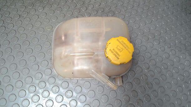 Foto: AUSGLEICHSBEHÄLTER eines Opel Zafira 1.8