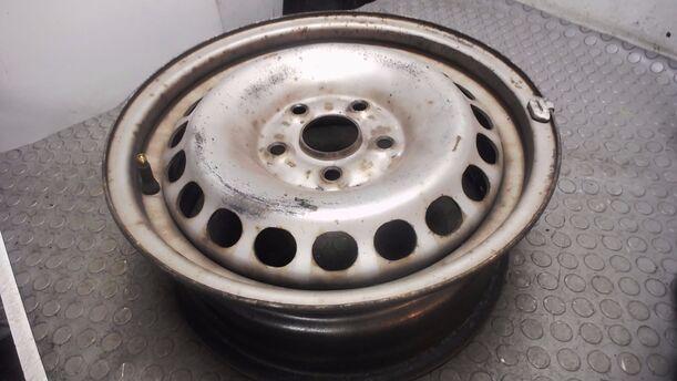 Foto: STAHLFELGE 6X15 ET45 eines VW Passat Variant 1.8 5V