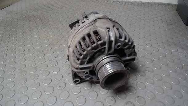 Foto: LICHTMASCHINE ( 100A /  BOSCH ) eines Opel Zafira 1.8