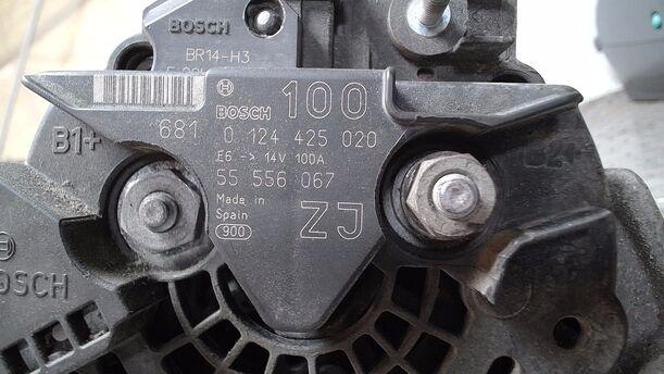 Foto: LICHTMASCHINE ( 100A /  BOSCH ) eines Opel Zafira 1.8