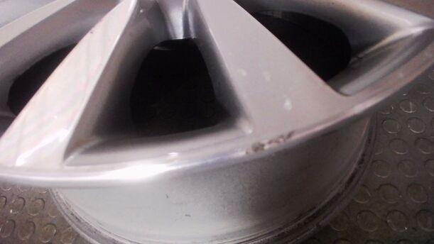 Foto: ALUFELGE 7X17 ET31 eines Fiat Bravo 1.9 Multijet 8V DPF