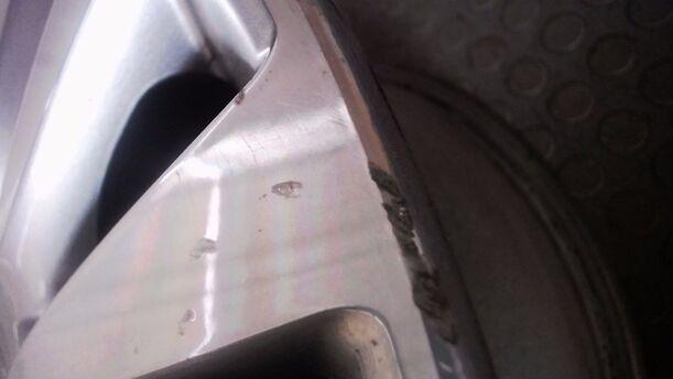 Foto: ALUFELGE 7X17 ET31 eines Fiat Bravo 1.9 Multijet 8V DPF