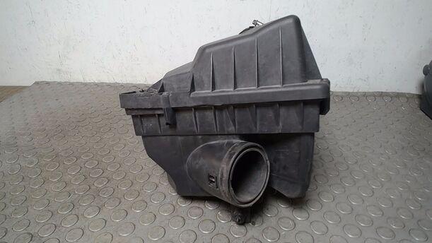 Foto: LUFTFILTERKASTEN Z18XER eines Opel Zafira 1.8