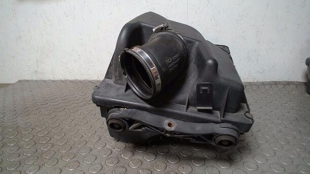 Foto: LUFTFILTERKASTEN Z18XER eines Opel Zafira 1.8