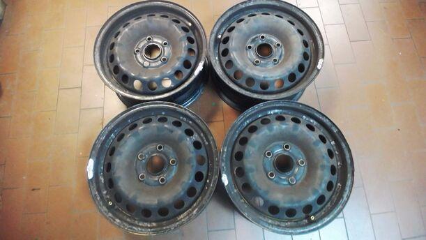 Foto: STAHLFELGENSATZ 6X15 ET47 eines VW Golf 1.6 FSI