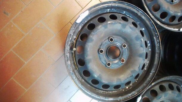 Foto: STAHLFELGENSATZ 6X15 ET47 eines VW Golf 1.6 FSI