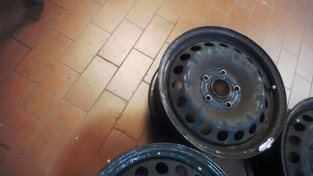 Foto: STAHLFELGENSATZ 6X15 ET47 eines VW Golf 1.6 FSI
