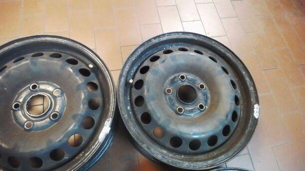 Foto: STAHLFELGENSATZ 6X15 ET47 eines VW Golf 1.6 FSI