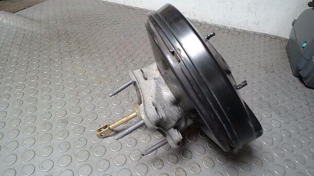 Foto: BREMSKRAFTVERSTÄRKER eines Renault Clio 1.6 16V