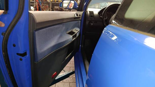 Foto: TÜR VORN LINKS  (2/3-TÜRER) eines VW Polo 1.2