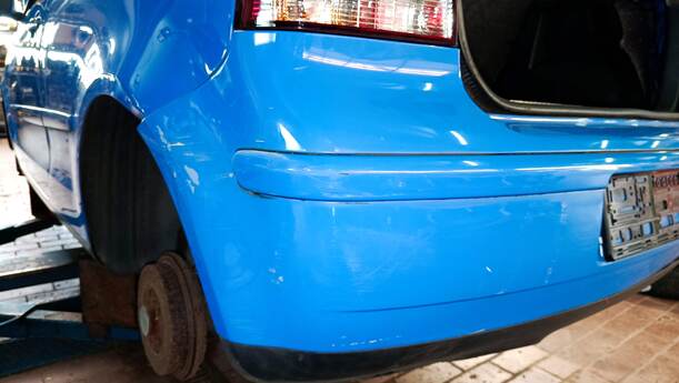 Foto: STOSSFÄNGER / STOSSSTANGE HINTEN eines VW Polo 1.2
