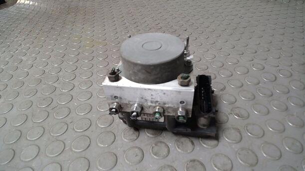 Foto: HAUPTBREMSAGGREGAT ABS eines Renault Clio 1.6 16V