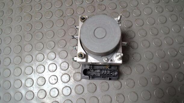 Foto: HAUPTBREMSAGGREGAT ABS eines Renault Clio 1.6 16V