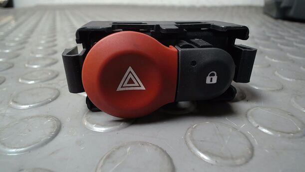 Foto: SCHALTER WARNBLINKANLAGE eines Renault Clio 1.6 16V