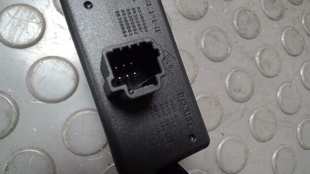 Foto: SCHALTER WARNBLINKANLAGE eines Renault Clio 1.6 16V