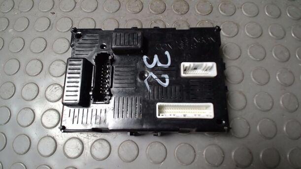 Foto: BORDNETZSTEUERGERÄT/ ELEKTRONIKMODUL eines Renault Clio 1.6 16V